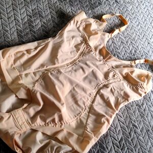 Maidenform nude shaper size large